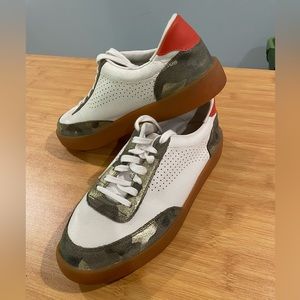 Hush puppies Charlie Court sneaker size 10